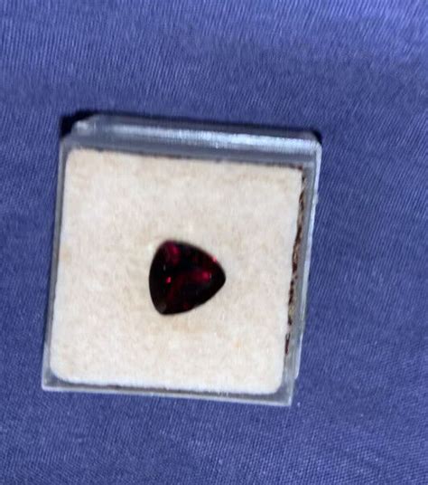 John And Laura Ramsey 8mm Trillion Red Garnet 129ct Ebay