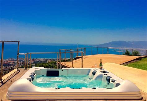 Special rates in cities bnb. 15 Best Malaga Airbnb Apartment Rentals In Spain (Budget ...