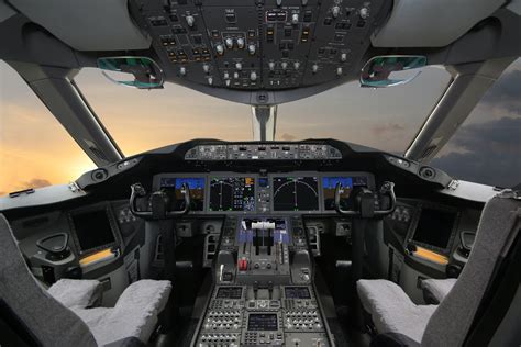 Boing 787 Dreamliner Cockpit Flight Deck Wingman