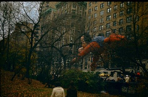 37 Amazing Photographs Capture Street Scenes Of New York