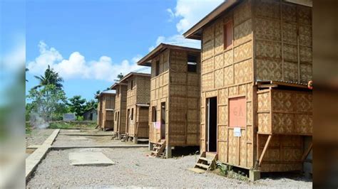 Though the amakan was only architectural cladding, osorio thinks it's one of the best features of the house design. Bahay Kubo Ideas 50-150k budget - Amakan - YouTube