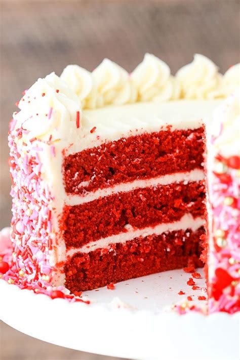 I had to try it 3 times till i get a near perfect and moist one. The 25+ best Red velvet cake decoration ideas on Pinterest ...