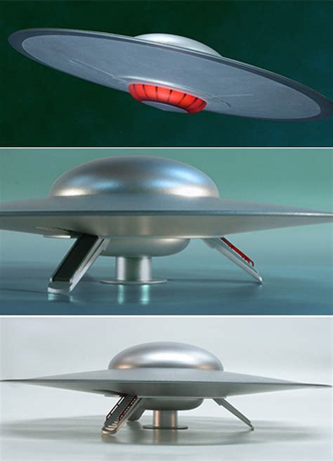 Classic Flying Saucer From Another Planet 12 Inch Model Kit By Polar