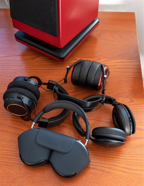 Well, they provide a mostly comfortable fit, a look that is i tested this and left the airpods max out of their case for 24 hours. Test AirPods Max: So klingen Apples Over-Ear-Kopfhörer im ...