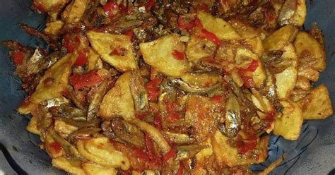 Mudah dan cepat, berikut cara memasaknya! Resep Sambel goreng kentang ikan teri oleh Nabila Cihuy ...