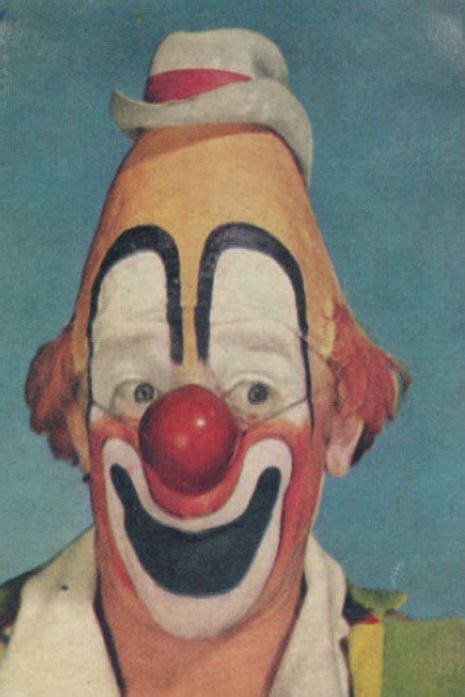 Unsettling Vintage Clown Portraits In 2020 Vintage Clown Clown
