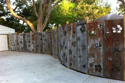 Ten Amazing Garden Fences Made From Recycled Things Paperblog In 2022
