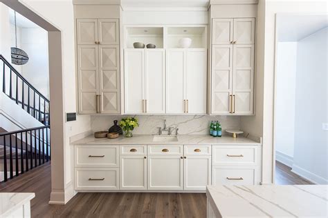 I'm coming to you from my cabinet from the sleek modern looks to the traditional cabinetry, cabinet makers can process. Gallery - Zionsville Custom Cabinets