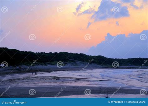 The Calm Beach And Sunset Scenery Of Taiwan S North Coast Stock Photo