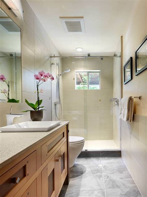 Looking for clever bathroom designs to create an exciting and fully functional bathroom? 25+ Narrow Bathroom Designs, Decorating Ideas | Design ...
