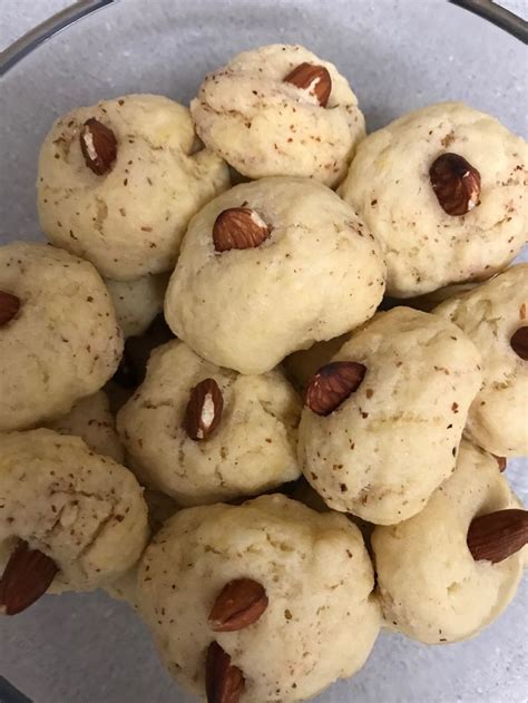 Since salt has two atoms united as one molecule, it has a molecular weight rather than an atomic weight, and that molecular weight amounts to 57.5. Medium bowl: 2 1/2 cups flour, 1 tsp b. powder, 1/2 tsp ...