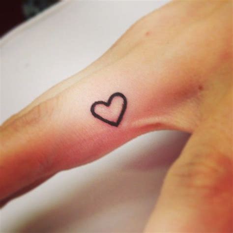 Pin By Cheyenne On Tαƚƚσσʂ Bσԃყ Aɾƚ Simple Heart Tattoos Heart