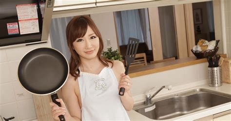 [6 Pic] Wakana Yuzuki Bugil Di Dapur Rumah Seks