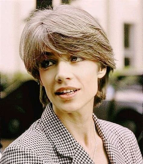 In honor of the singer, actress and fashion icon's birthday today. Pin on Francoise hardy
