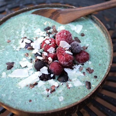 Many cacao recipes are available on the web today, but i'm always up for finding new ones that add cacao nibs and mix with a spoon to incorporate. With frozen berries, cacao nibs, and coconut flakes. (With ...