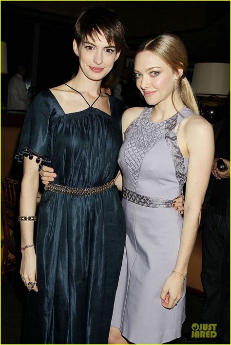 Anne Hathaway And Amanda Seyfried Les Miserables New York Screening