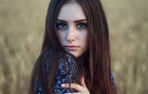 Brown Hair Blue Eyed Girl Girl With Blue Eyes And Brown Hair Cassandra Lewis Blog 0856877