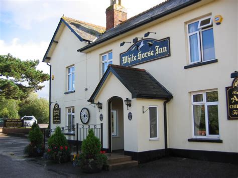 The whitehorse inn ⭐ , united kingdom, badingham, low street badingham: The White Horse Inn - Heavitree Brewery