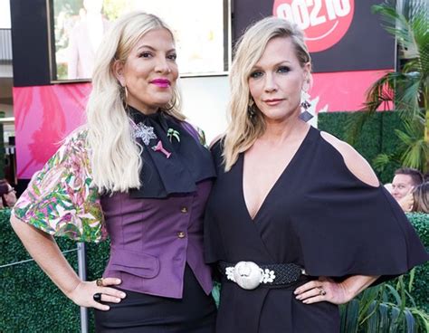 Tori Spelling And Jennie Garth From The Big Picture Todays Hot Photos E News