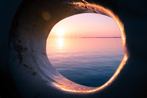Schöne Aufnahme Des Blicks Auf Einen Sonnenuntergang Auf See Sichtbar