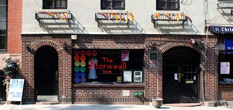 Este mismo día de 1969 se produjeron las revueltas de stonewall en nueva york, consideradas como el inicio de la lucha moderna contra la discriminación por razón de orientación sexual e identidad de género. ¿Por qué el 28 de junio se celebra el Día del Orgullo Gay ...