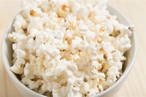 How To Make Perfect Movie Style Popcorn On The Stovetop Yummology