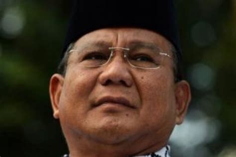 indonesian presidential candidate prabowo subianto promises tough action on asylum seekers