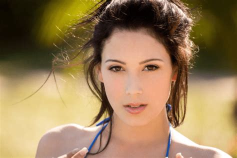 Noelle Easton Biography Wiki Career Age Height And More
