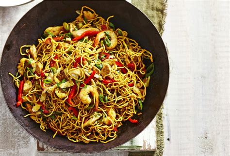 How To Make Singapore Noodles A Simple And Quick Recipe Recipe New Idea Magazine