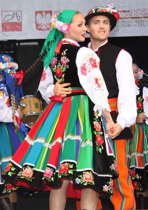 lowicz dances european dress traditional polish clothing polish clothing