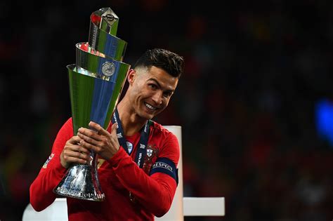 E Grande Festa Per Il Portogallo Altro Trofeo Per Cristiano Ronaldo