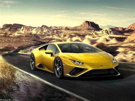 Comme son nom l'indique, elle met l'accent sur les performances avec son moteur plus puissant et son aérodynamique très évoluée. Lamborghini Huracan Evo RWD 2021 - Une puissance viscérale ...