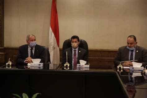 وتأهلت فرق بتروجيت ووادي دجلة والمصري ومصر المقاصة وأسوان إلى دور الـ8. وزير الرياضة ورئيس الاتحاد الدولي لليد يناقشان أخر ...