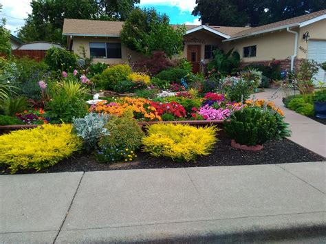 67 Beautiful No Grass Front Yard Designs Garden Design