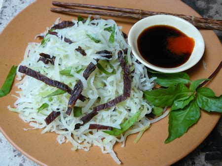 Green Papaya Salad With Beef Jerky Recipe Goi Du Du Bo Kho Viet