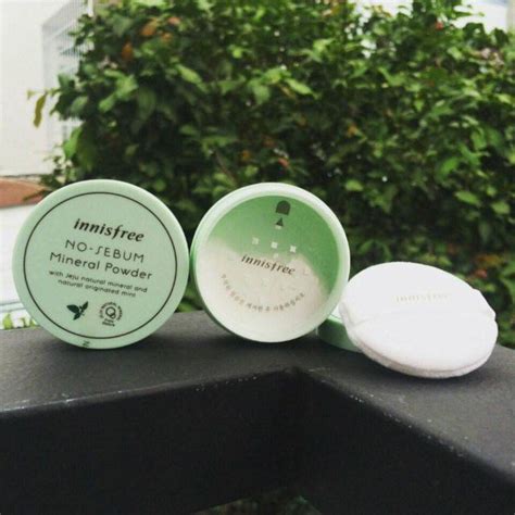 After opening the lid, i smell strong herbal mint scent, stronger than ampoule intense cushion. Review phấn phủ kiềm dầu Innisfree No-Sebum Mineral Powder ...