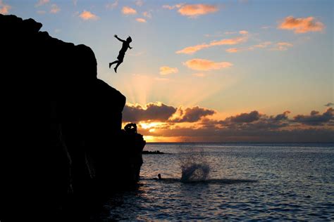 14 Best Places For Cliff Jumping In Hawaii Island By Island