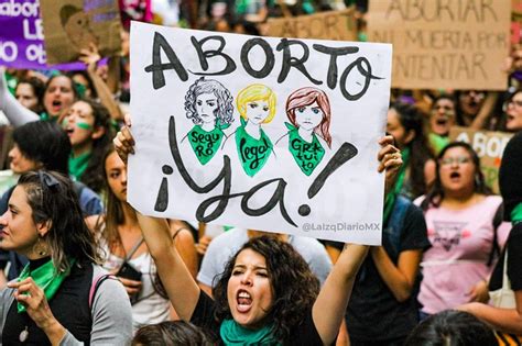 Derecho A Decidir Miles De Mujeres Toman Las Calles Por La Legalización Del Aborto