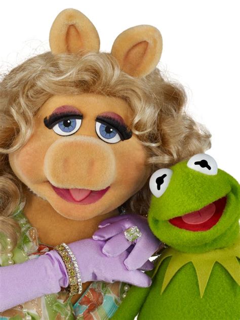 Miss piggy managed to almost trick kermit into marrying her by having a real minister take part in the wedding sketch. Kermit, Miss Piggy join 'A Capitol Fourth' on PBS