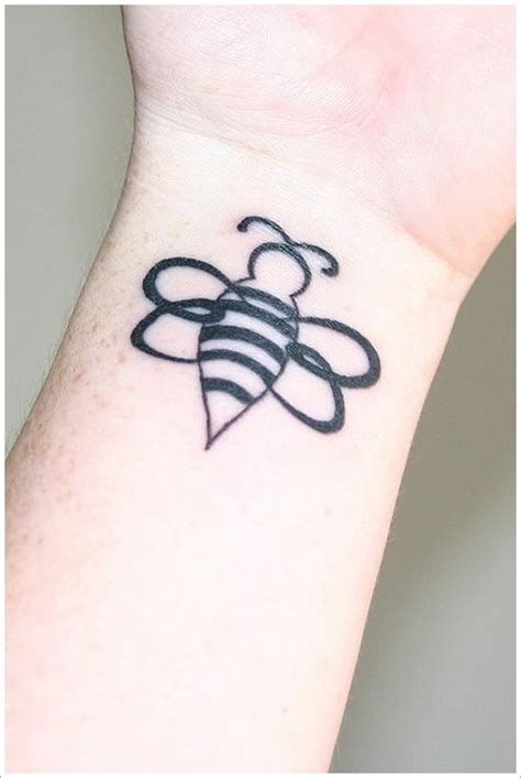 28 Cute Queen Bee Tattoo Designs For Women And Men