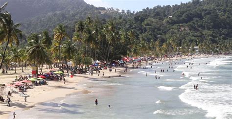 Cops Restrict Crowds At North Coast Beaches Trinidad Guardian