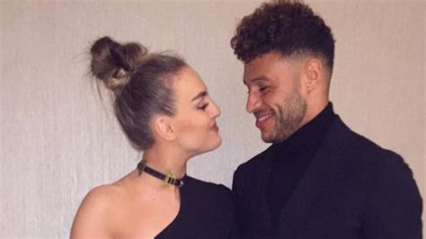 Arghhhhhhhh so so so happy for you both! commented pinnock, who is also pregnant. Fans Think Perrie Edwards Is Pregnant Based On This Photo But They're Clutching At... - Capital