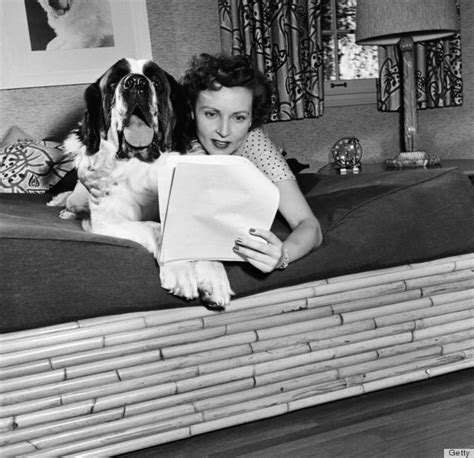 Betty Whites Home In The 1950s Had Style Plenty Of Dogs
