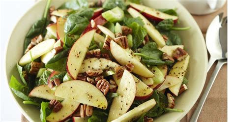 Spinach Apple And Pecan Salad