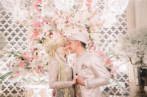 Maybe you would like to learn more about one of these? Gelar Resepsi Ke-2 di Jakarta, Intip Potret Cantik Citra ...