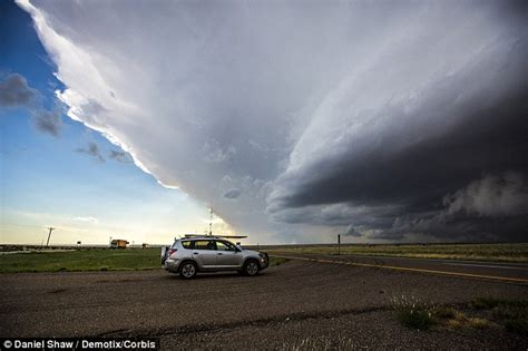 Huge Supercell Storm Rolls Over New Mexico Desert Caught On Camera