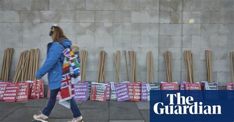 hundreds of thousands join people s vote march in london in pictures politics the guardian
