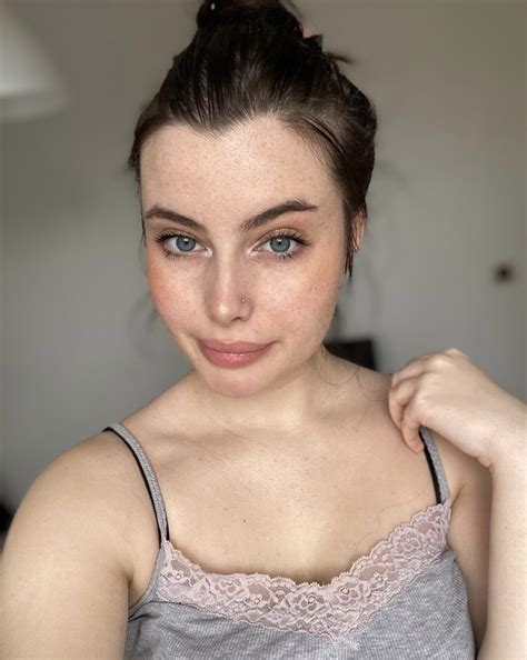 Wearing Less Makeup Today Cuz I Want To Show Off My Freckles What Do U Think Rfreckledgirls