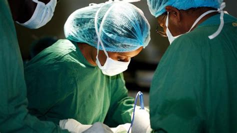 Researchers Find Women Make Better Surgeons Than Men