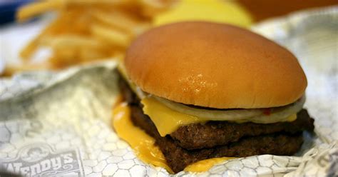 Wendys Takes Down A Twitter Troll In An Online Beef Cbs News